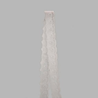 broderie kleur wit breedte 40 mm lengte 14 meter