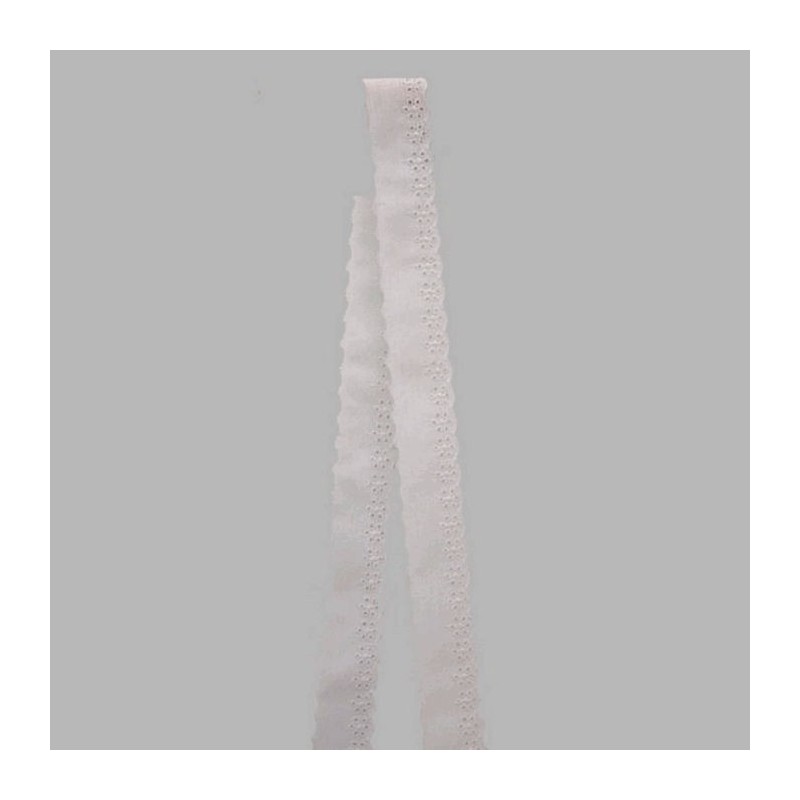 embroidery color white width 30 mm length 570 cm embroidery color white width 30 mm length 570 cm