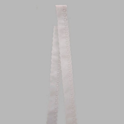 broderie kleur wit breedte 30 mm lengte 570 cm