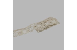 Lace color white and beige width 55 mm length 1.90 m