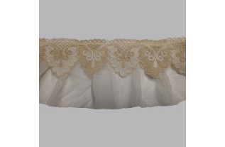 ruché en dentelle et voile écru Hauteur 11 cm