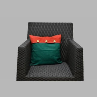 Green cushion cover with gold accent 40 × 40 cm