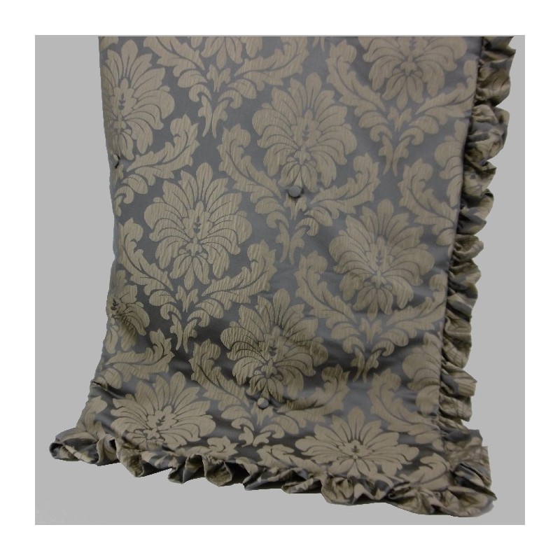 Sprei met ruch en knopen 145 x 145 cm Sprei met ruch en knopen 145 x 145 cm