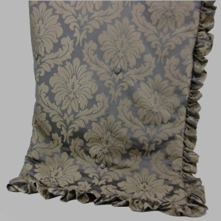 Sprei met ruch en knopen  145 x 145 cm