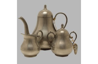 Tin tea set