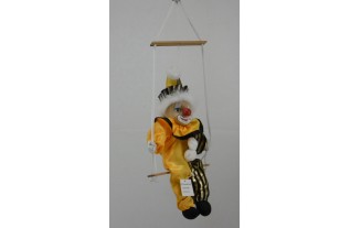 Clown op Schommel – Speelse Nostalgie voor Elk Interieur