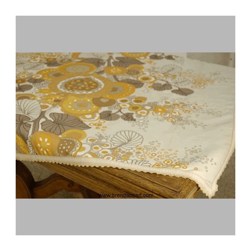 retro tablecloth 120 x 115 cm