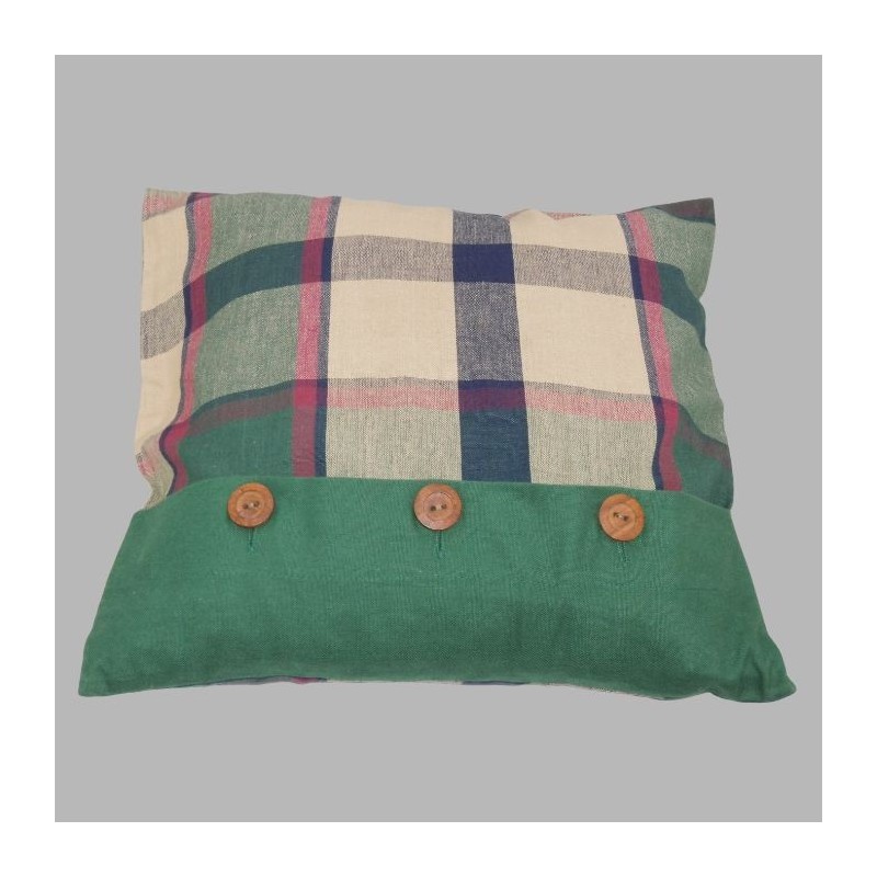 Sierkussenhoes blok design met houten knopen groen Sierkussenhoes blok design met houten knopen groen