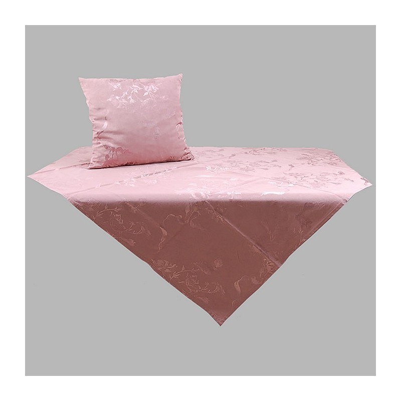 oreiller et linge de tablede satin vieux rose avec fleur