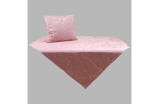 oreiller et linge de tablede satin vieux rose avec fleur