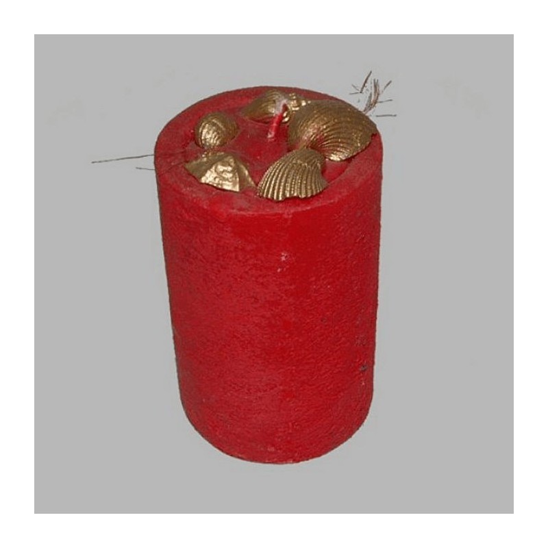 bougie avec coquillages dorés couleur rouge 11.5cm haut 7.5 cm section transversale