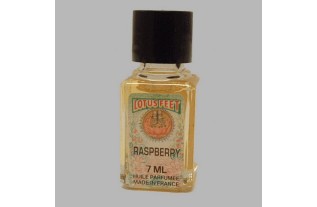 perfume of raspberry fruit