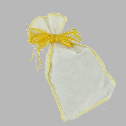 Sac pot-pourri blanc avec raphia jaune