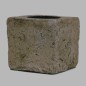 Vierkante blok in betonlook voor theelichtje of bloemstuk. Vierkante blok in betonlook voor theelichtje of bloemstuk.