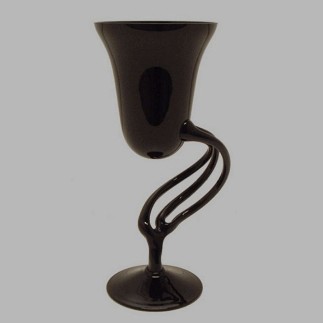 bloemenvaas op gebogen voetstuk