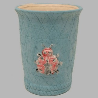 Hoge bloempot met lieveheersbeestje