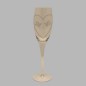 verre de champagne avec des colombes