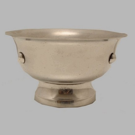 schaal zilverachtig rond