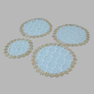 sous-verres de table avec bordure fleurie couleur blanc et rose 4 pièces