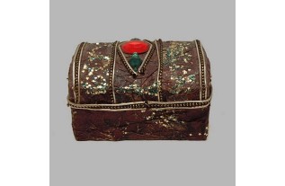 box for decoration, potpourri or jewelry color brown 10 x 7 cm H 6 cm