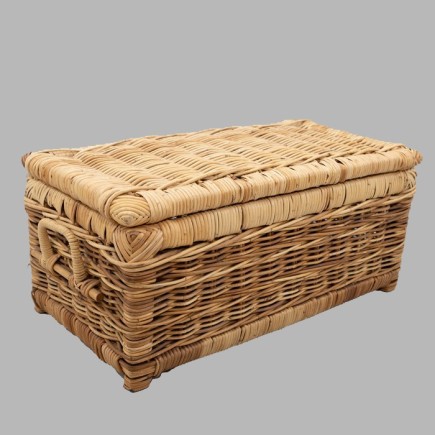 Rotan Mand met oren en deksel   70 x 35 x 30 cm