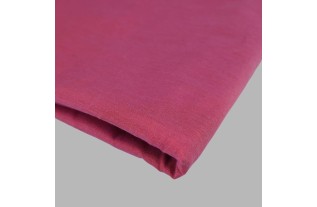 Des Possibilités Infinies pour Votre Intérieur avec du Tissu Drapé Bordeaux