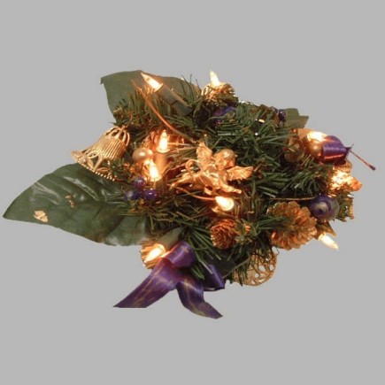 Kerst boeket met verlichting kleur blauw en goud 25 cm