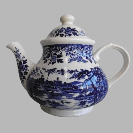 Théière Vintage avec Scène de Château Bleu Élégance Classique en Céramique