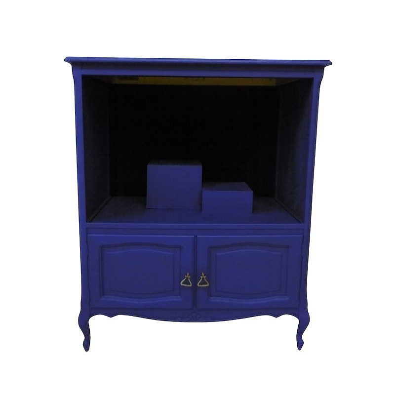 Élégante armoire bleue – peinte en Sint Helena Blue