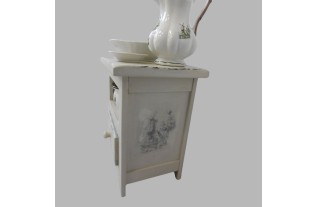 nachtkastje met lampetkan geschilderd in Decoration Paint