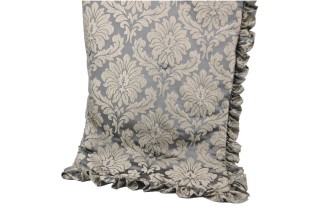 Quilted Bedspread with Ruffles and Covered Buttons – 145 × 145 cm