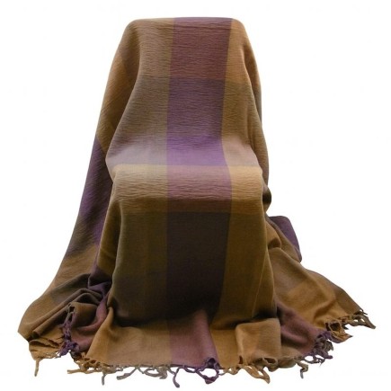 Grand Foulard – Une pièce chaleureuse et intemporelle pour un intérieur campagne (220 × 250 cm)