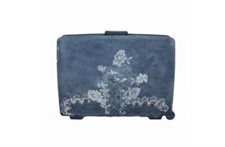 Gedecoreerde Vintage Reiskoffer – Gepatineerd met Kant en Textiel