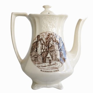 Théière Vintage avec Scène de Forge Art Céramique Classique