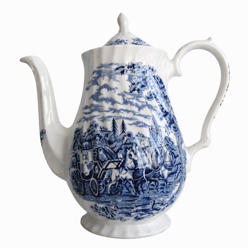 Vintage Theepot met Blauw Koetstafereel Klassieke Keramische Elegantie Vintage Theepot met Blauw Koetstafereel Klassieke Keramische Elegantie