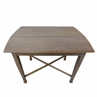 Table Finished in Decoration Paint White Wash – Timeless Craftsmanship