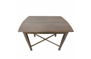 Table Finished in Decoration Paint White Wash – Timeless Craftsmanship