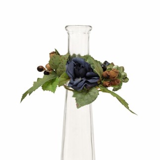 Krans van rozen en bessen voor kaars of fles – blauw
