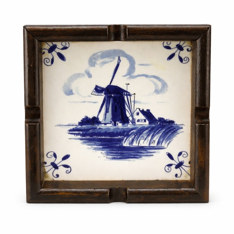 Square dish with Delft blue tile – windmill