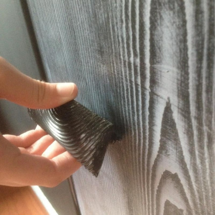 Peigne à Bois – Outil pour Créer un Effet Bois Réaliste dans la Peinture