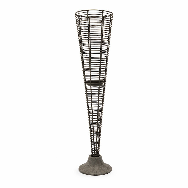 IJzeren mand op puntvorm – 63 cm hoog, 12 cm breed