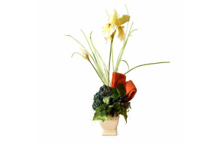 Bloemstuk met iris in keramiek potje