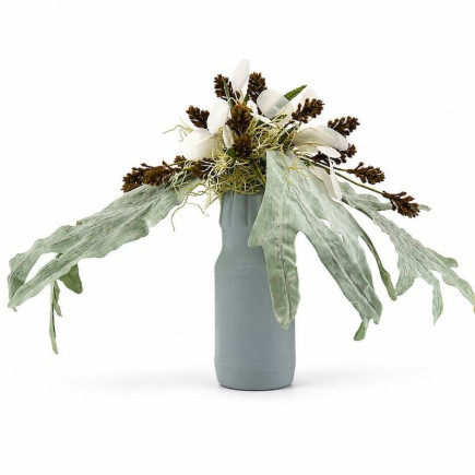 Composition florale Peyote Green en vase vert