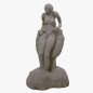 Sculptuur in zandsteen - Eddy Saman- Op Handen Gedragen Sculptuur in zandsteen - Eddy Saman- Op Handen Gedragen