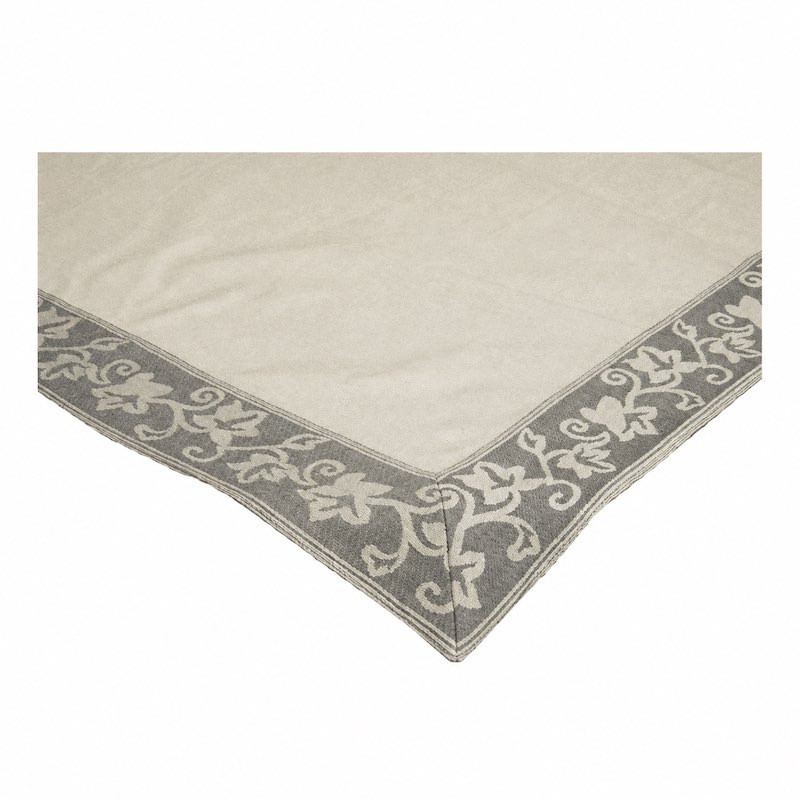 Surnappe en coton avec bordure grise à motif de feuilles – 90 × 90 cm Surnappe en coton avec bordure grise à motif de feuilles – 90 × 90 cm