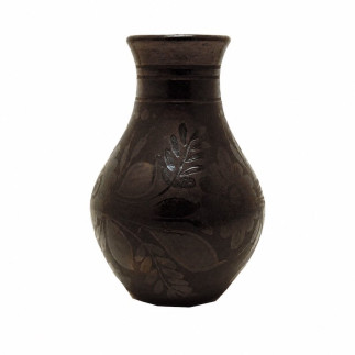 Vase à fleurs à motif floral noir