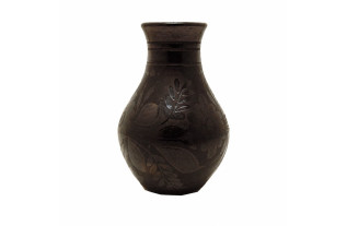 Flower vase with black floral motif