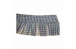 Blue-and-white checked voile ruffle with a wide gathered upper section and flowing lower section, 26 cm high and 150 cm long.