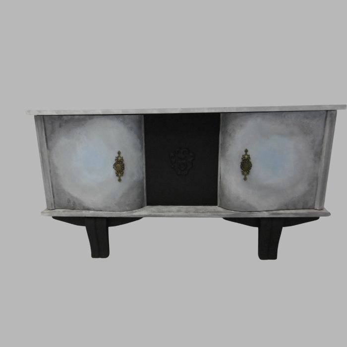 cabinet painted in Decoration Paint Cornwall Black