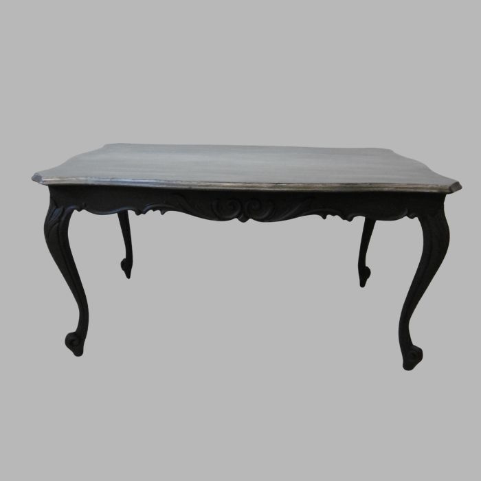 Salon tafel geschilderd in Decoration Paint Cornwall Black en Zilver